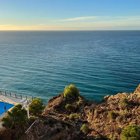 Acantilado Del Mar Almería