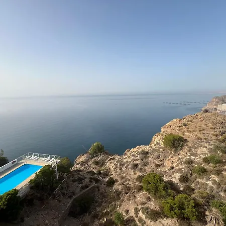 Acantilado Del Mar Almería